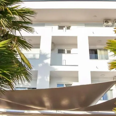 Hotel Besani 4*