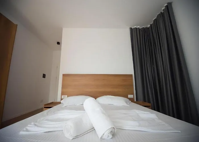 Hotel Besani 4*