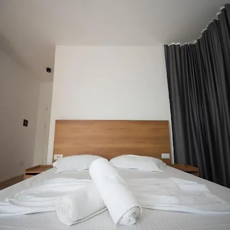 Hotel Besani 4*