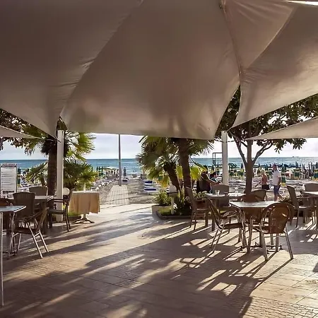 Hotel Besani 4*